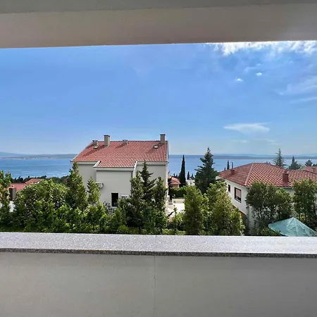 In 42437 Daire Dramalj