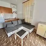 In 42437 Apartment *