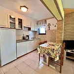 In 42437 Apartment Dramalj